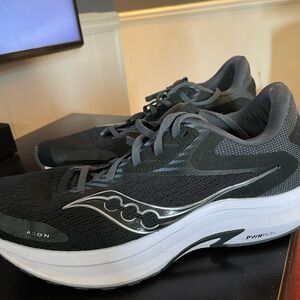 Saucony Men's Black and Gray Athletic Shoes